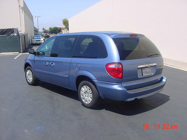 2007 Chrysler Town and Country Elk Conversion Van