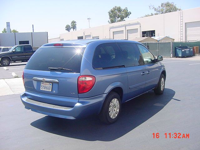 2007 Chrysler Town and Country Elk Conversion Van