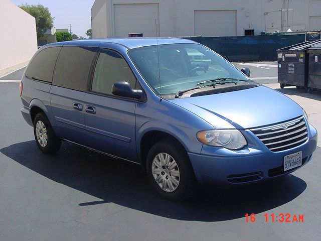 2007 Chrysler Town and Country Elk Conversion Van