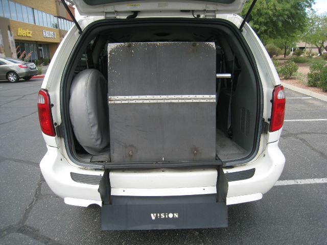 2007 Chrysler Town and Country Elk Conversion Van