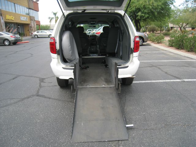 2007 Chrysler Town and Country Elk Conversion Van