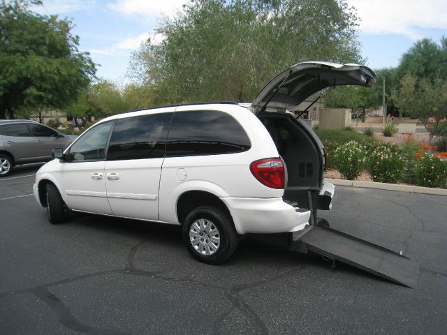 2007 Chrysler Town and Country Elk Conversion Van