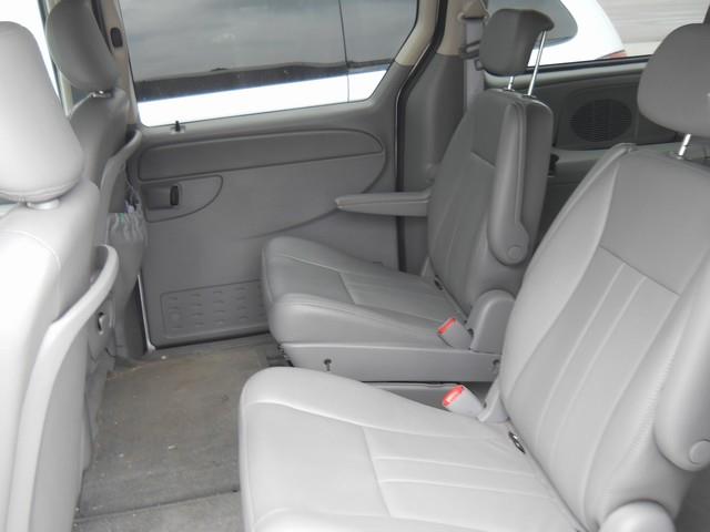 2007 Chrysler Town and Country X Navigation Sport