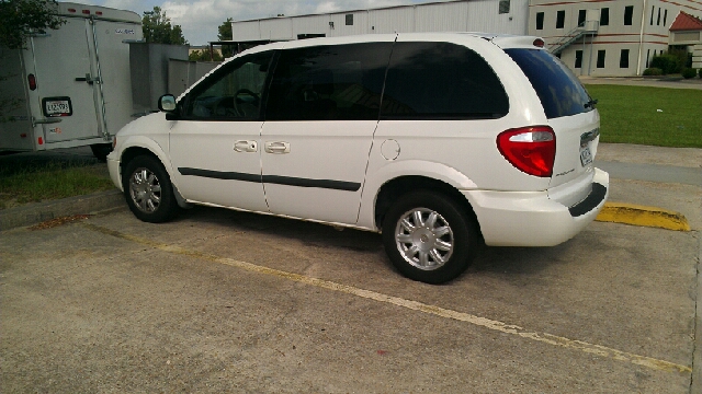 2007 Chrysler Town and Country Base