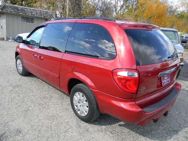 2007 Chrysler Town and Country Elk Conversion Van