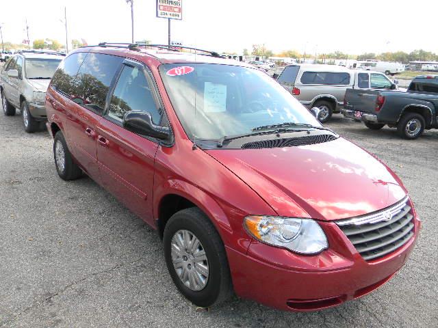 2007 Chrysler Town and Country Elk Conversion Van