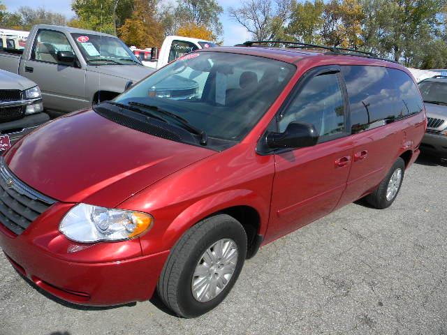 2007 Chrysler Town and Country Elk Conversion Van