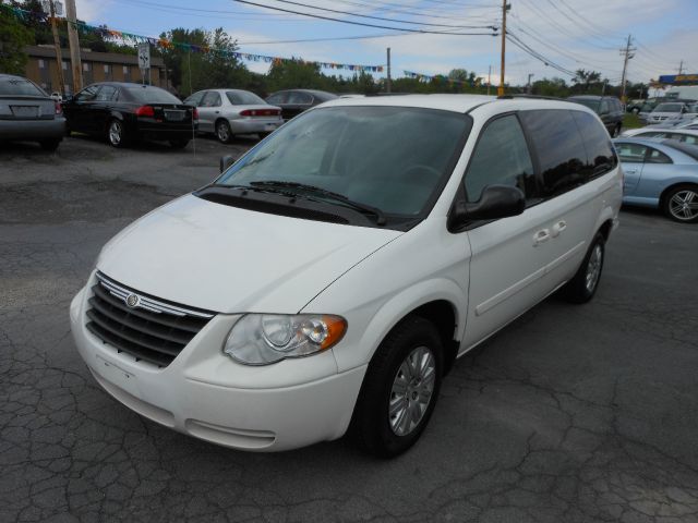 2007 Chrysler Town and Country Elk Conversion Van