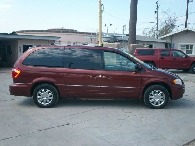 2007 Chrysler Town and Country SLT 25