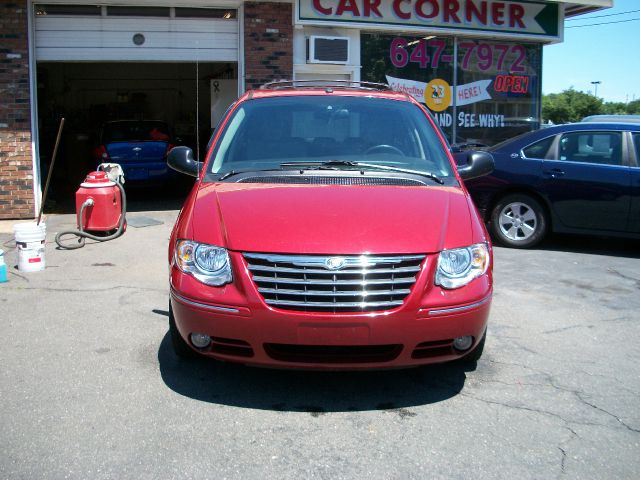 2007 Chrysler Town and Country SLT 25