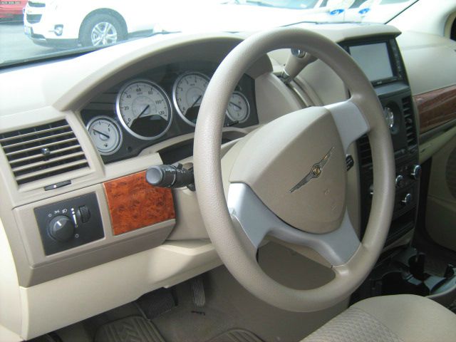 2008 Chrysler Town and Country Elk Conversion Van