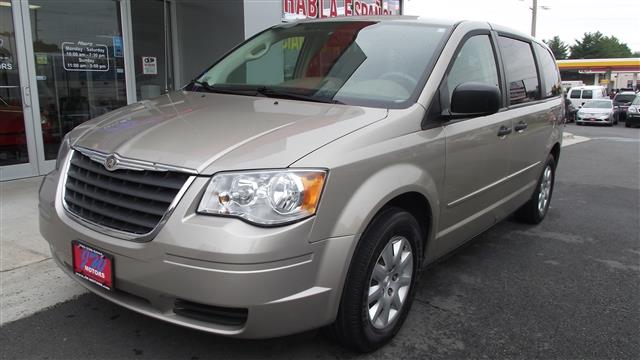 2008 Chrysler Town and Country Elk Conversion Van