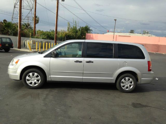 2008 Chrysler Town and Country Unknown