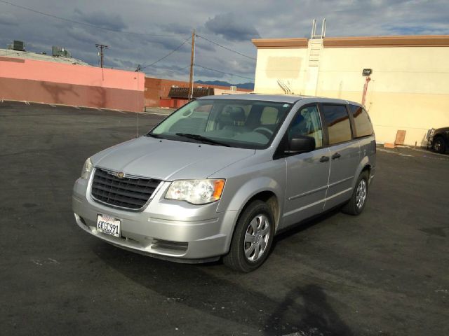 2008 Chrysler Town and Country Unknown