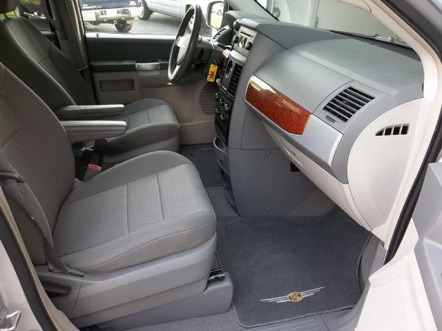 2008 Chrysler Town and Country 3.5