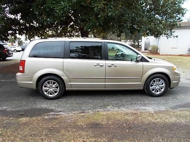 2008 Chrysler Town and Country SLT 25