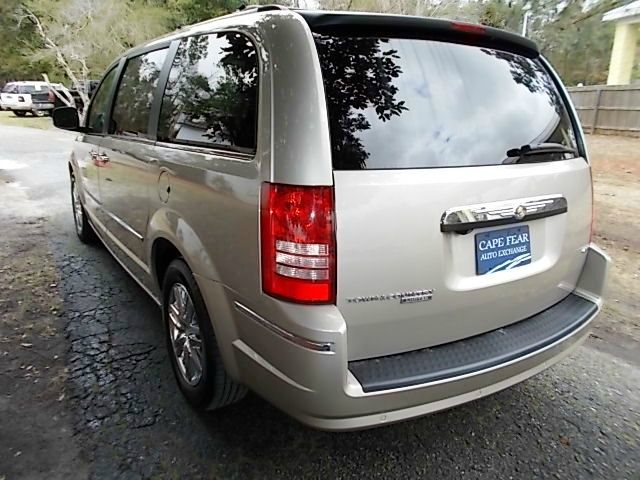 2008 Chrysler Town and Country SLT 25