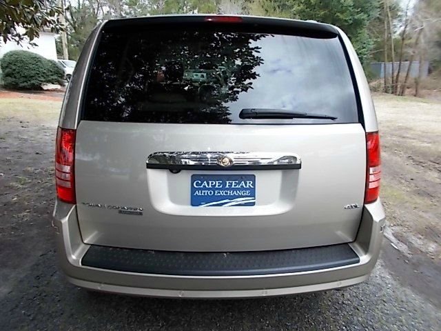 2008 Chrysler Town and Country SLT 25