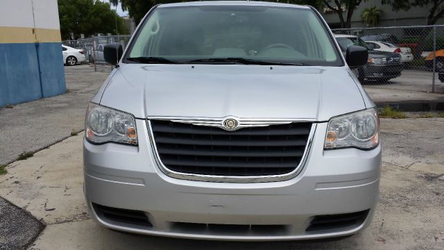 2008 Chrysler Town and Country 4x4 Styleside Lariat