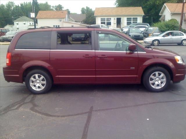 2008 Chrysler Town and Country AUTO LX