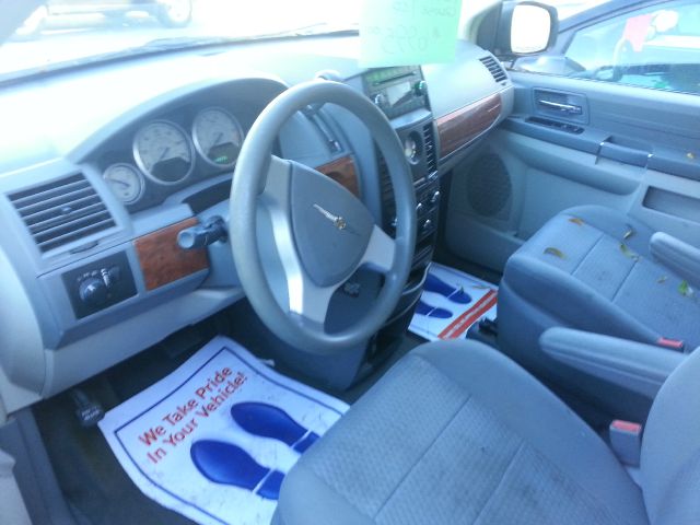 2008 Chrysler Town and Country Elk Conversion Van