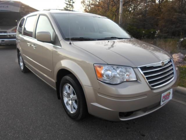 2008 Chrysler Town and Country Unknown