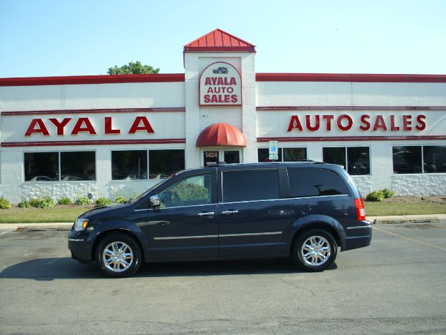 2008 Chrysler Town and Country SLT 25