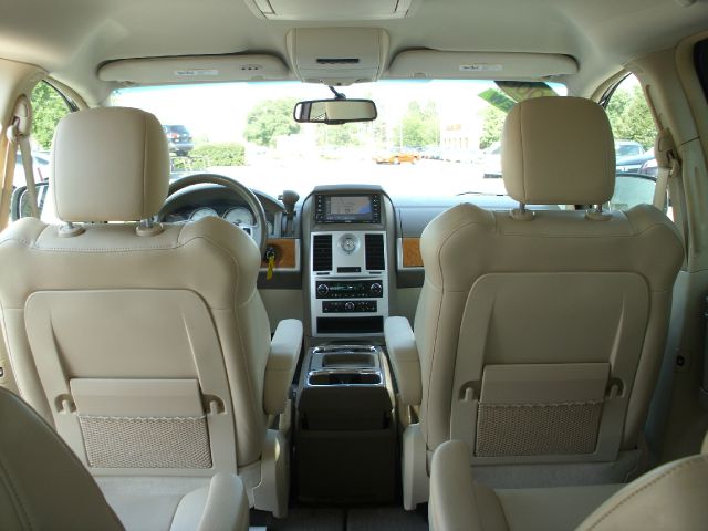 2008 Chrysler Town and Country SLT 25