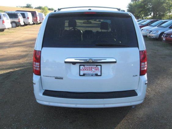 2008 Chrysler Town and Country SLT 25