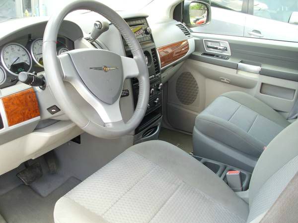 2008 Chrysler Town and Country 3.5