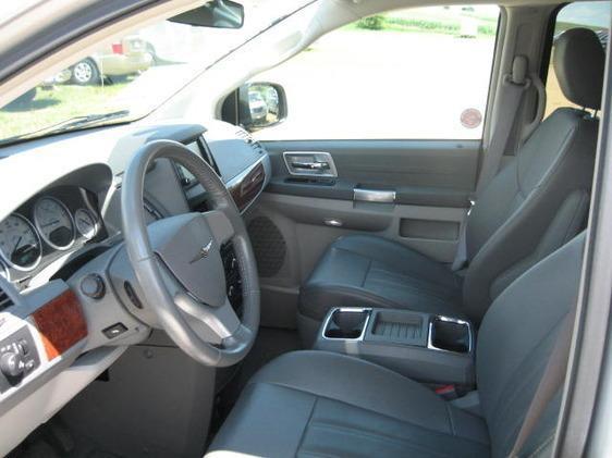 2008 Chrysler Town and Country 3.5