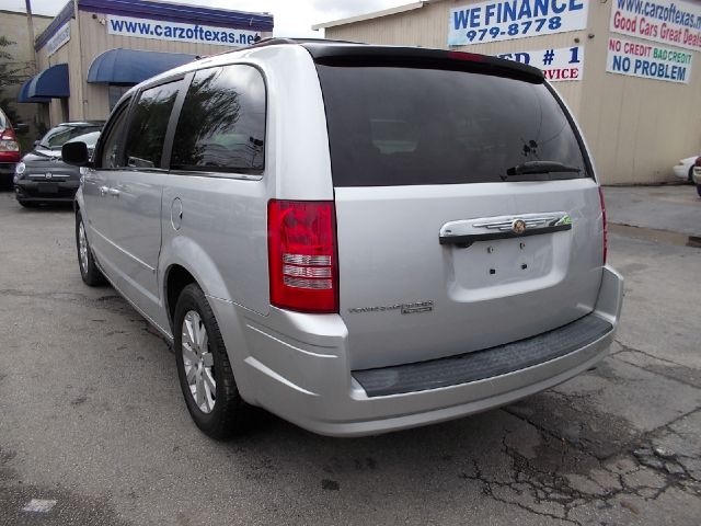 2008 Chrysler Town and Country 3.5