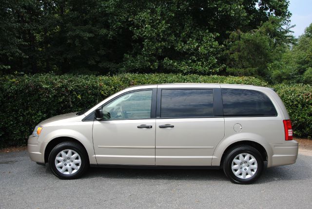 2008 Chrysler Town and Country I3