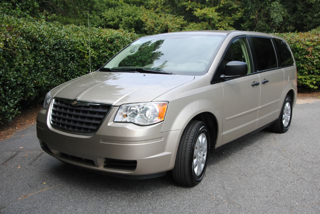 2008 Chrysler Town and Country I3