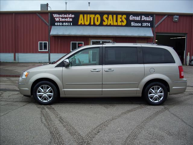 2008 Chrysler Town and Country SLT 25