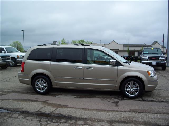 2008 Chrysler Town and Country SLT 25