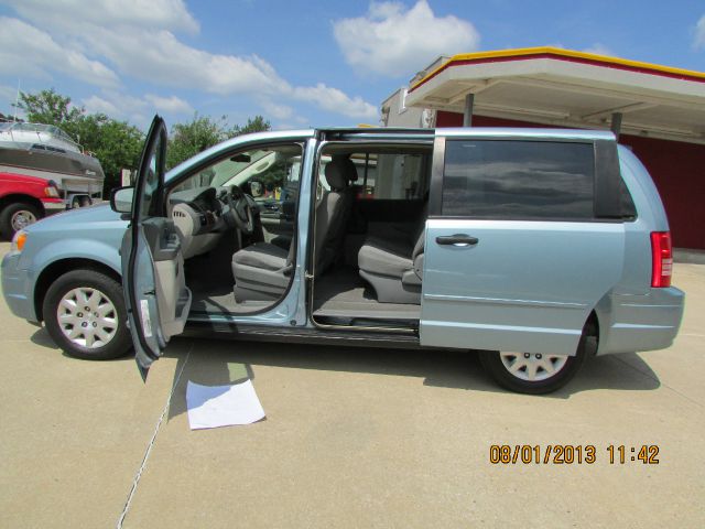 2008 Chrysler Town and Country Elk Conversion Van