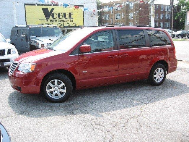 2008 Chrysler Town and Country Show Truck 23K Invested