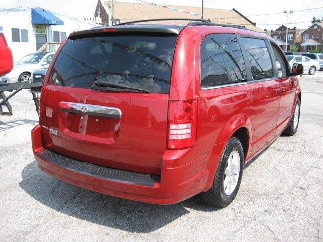 2008 Chrysler Town and Country Show Truck 23K Invested