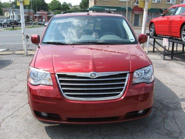 2008 Chrysler Town and Country Show Truck 23K Invested