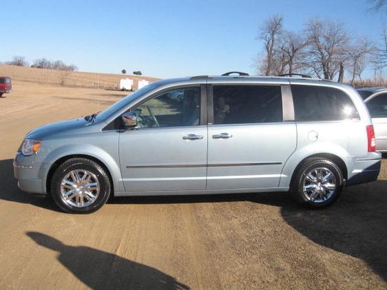 2008 Chrysler Town and Country SLT 25