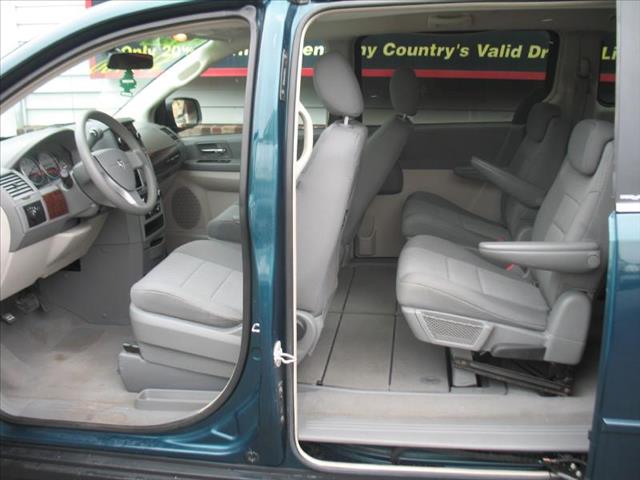 2009 Chrysler Town and Country G35xs