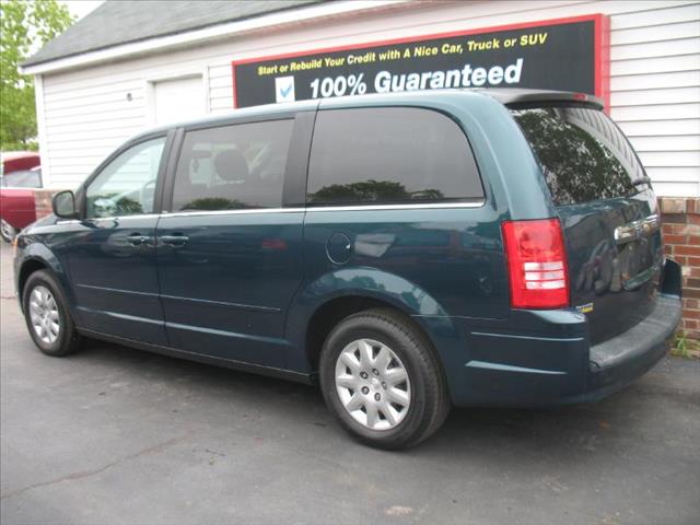 2009 Chrysler Town and Country G35xs