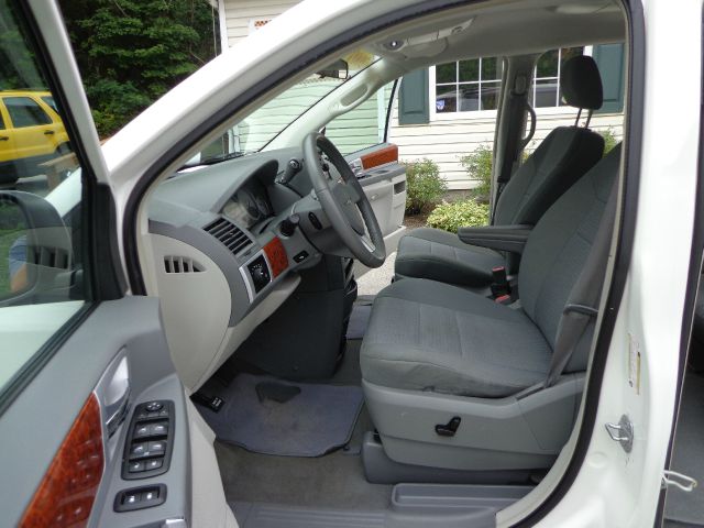 2009 Chrysler Town and Country 3.5