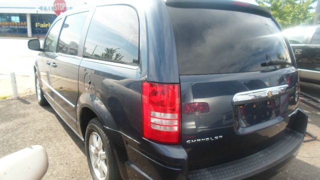 2009 Chrysler Town and Country 3.5