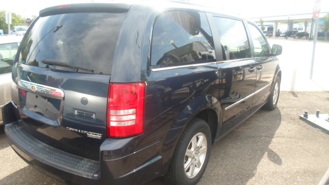 2009 Chrysler Town and Country 3.5