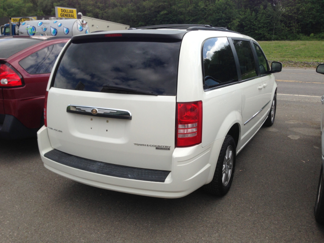 2009 Chrysler Town and Country 3.5