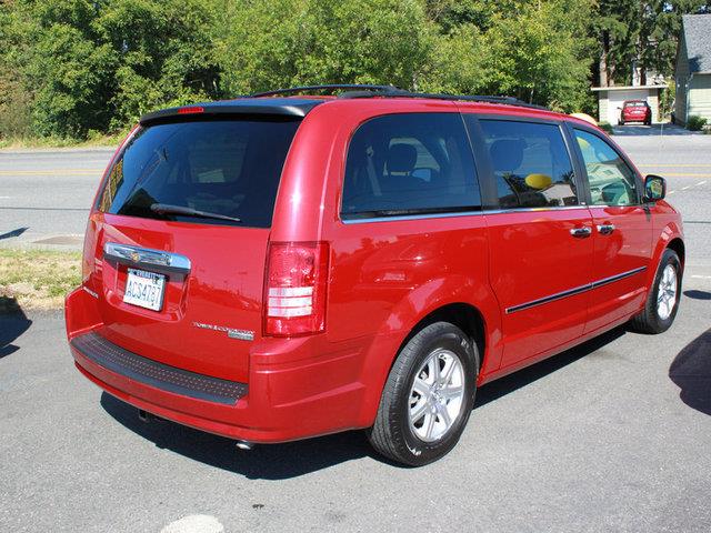 2009 Chrysler Town and Country 3.5