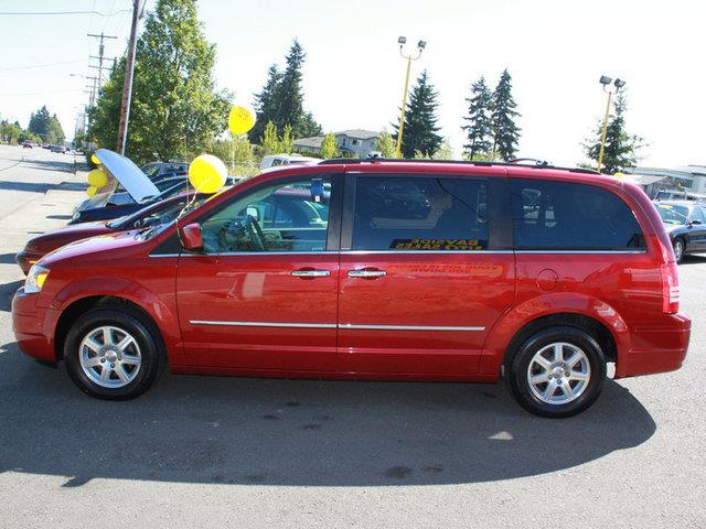 2009 Chrysler Town and Country 3.5