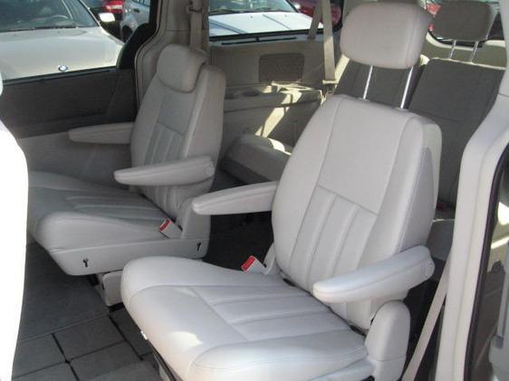 2009 Chrysler Town and Country 3.5